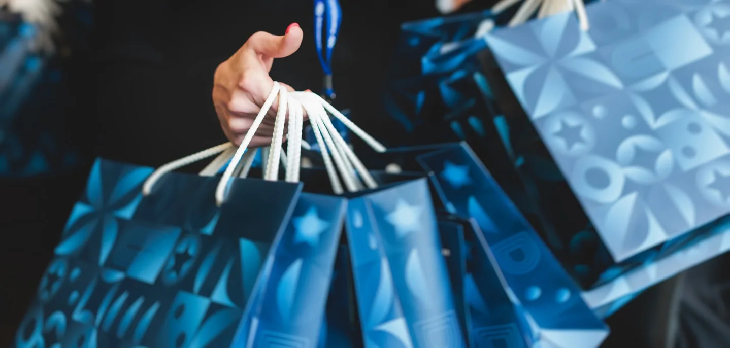 Personalizacja paczek pracowniczych – jak podnieść satysfakcję zespołu